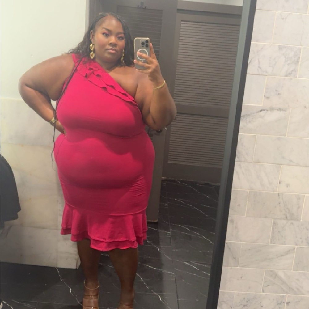 RUFFLE MIDI BODYCON DRESS - Picture 9 of 9